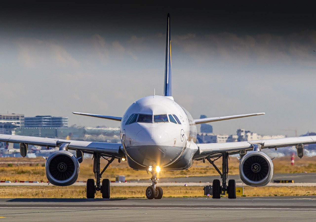 Aircraft for transporting cars