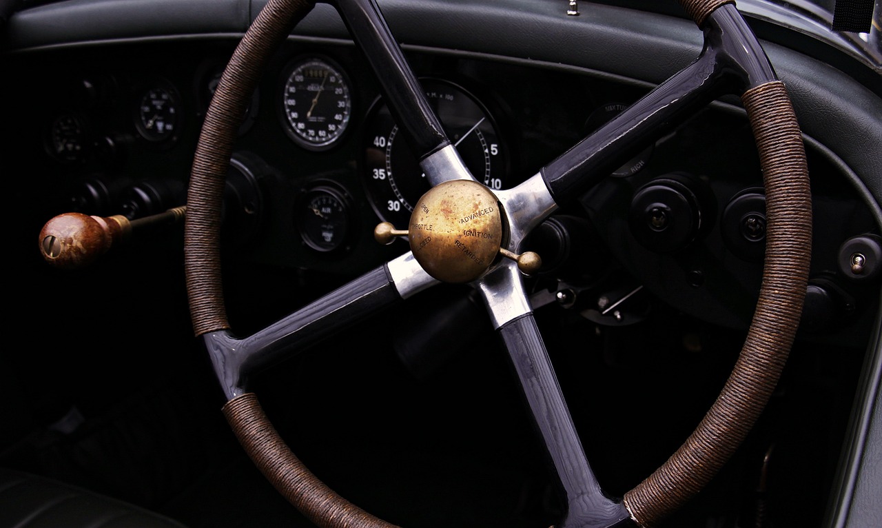 Steering wheel of an old car