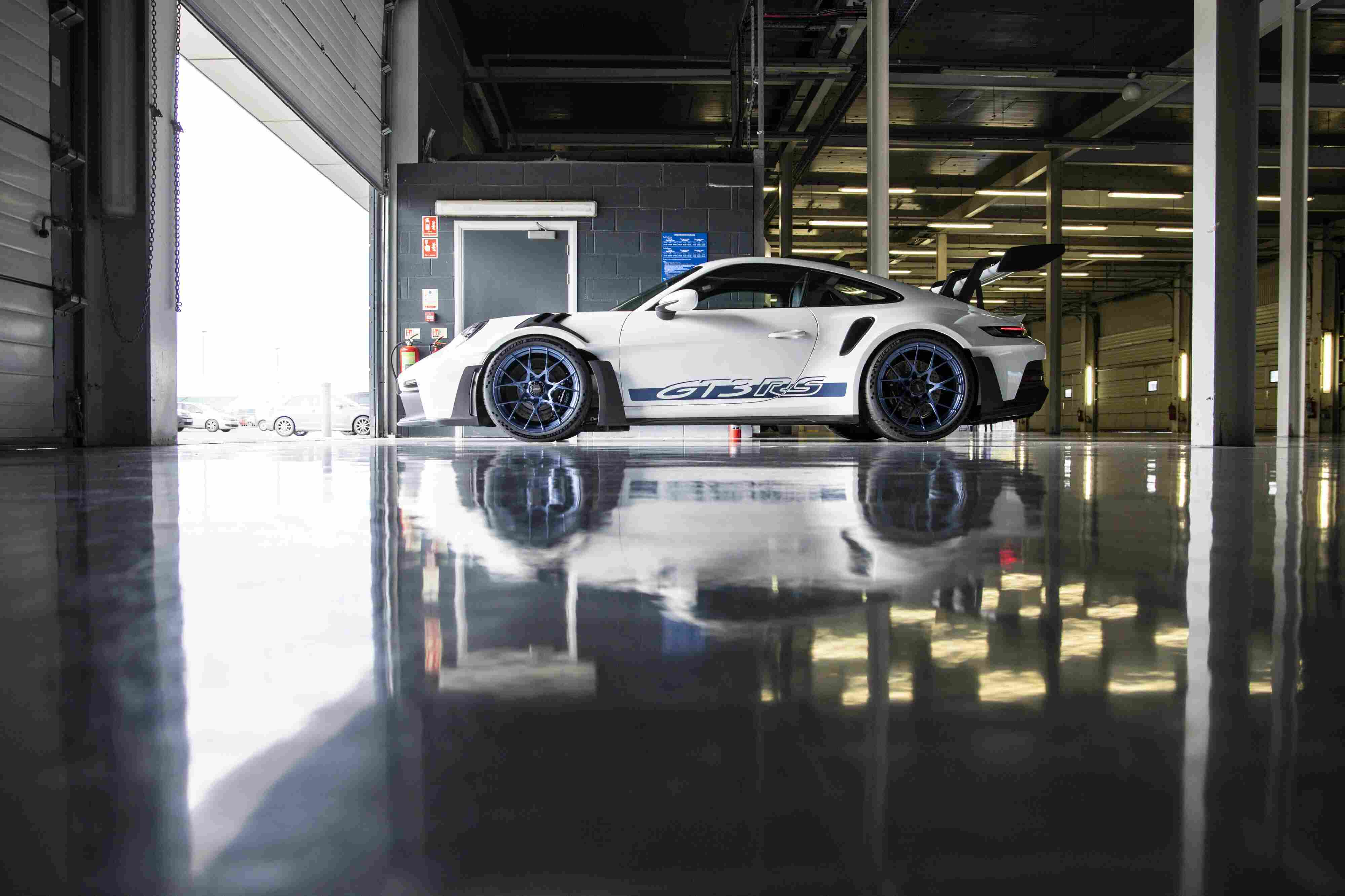 White Porche GT3 RS