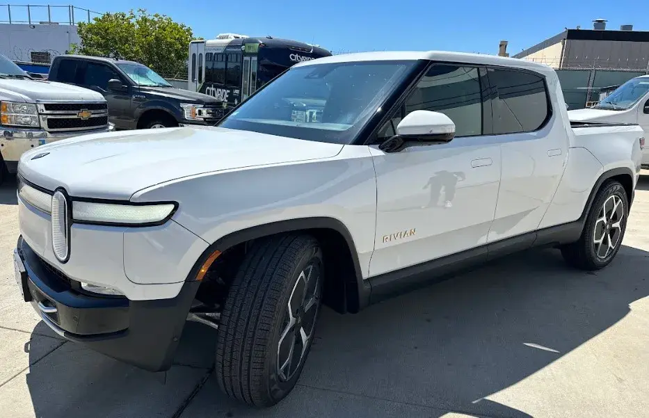 Rivian R1T 2022 Shipped to Phoenix, AZ ZIP: 85037